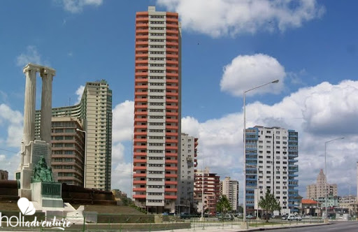 Panoramic view Malecon Ave - "Havana, echoes of the 50s" Tour