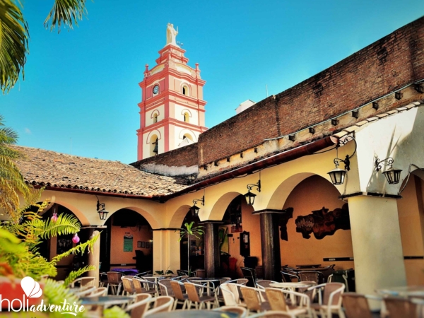 Casa de la Trova, Camaguey City - Night of bars in Camagüey" Tour