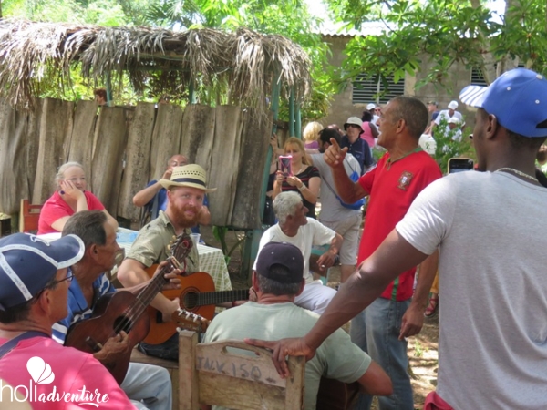 Traditional peasant music - "Visit to the Cultural Project "The Mountain and I - ”Visita al Proyecto Cultural “La Montaña y Yo”