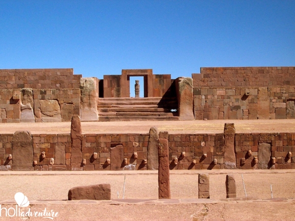 Tiwanaku. Kalasasaya Temple - "TIWANAKU" TOUR