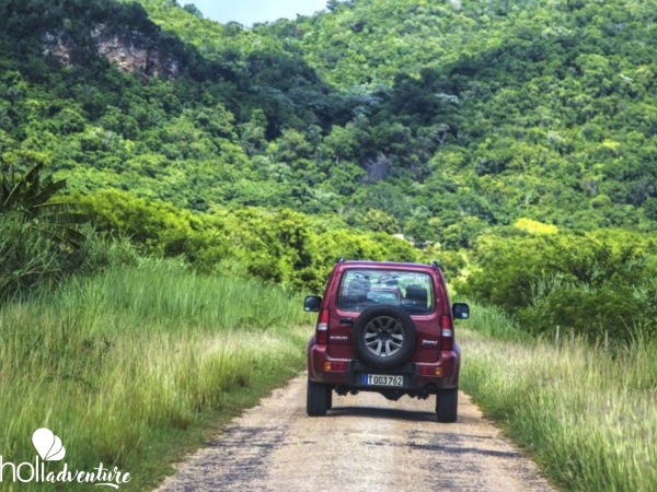 Viñales highway-Pinar del Rio-Cuba - Jeep Safari “NATURE TOUR VIÑALES” (UNESCO WORLD HERITAGE SITE)