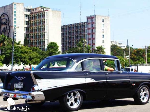 Discovering Old and Modern Havana Private Tour- José Martí Revolution Square - "Discovering Old and Modern Havana" Private Tour in American Classic Cars