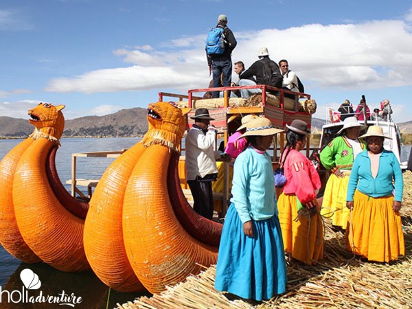 Uros Floating Islands, Peru - THE FLOATING ISLANDS OF THE UROS TOUR