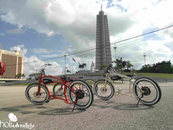 Revolution Square, "Cuban Revolution" Bike Tour - Tour en Bicicleta "Revolución cubana"