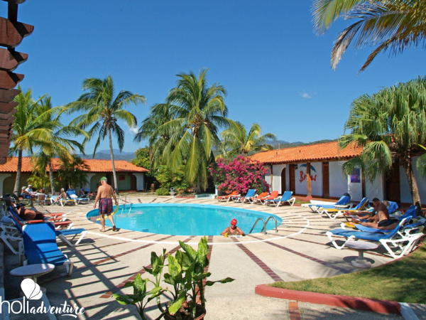 Panoramic hotel & pool view - Hotel Brisas Los Galeones - Solo para adultos mayores de 16 años