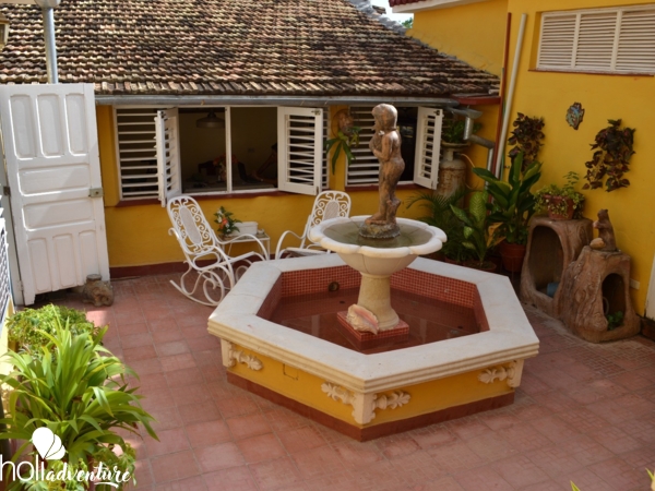 Inside patio view - Hostal Media Luna