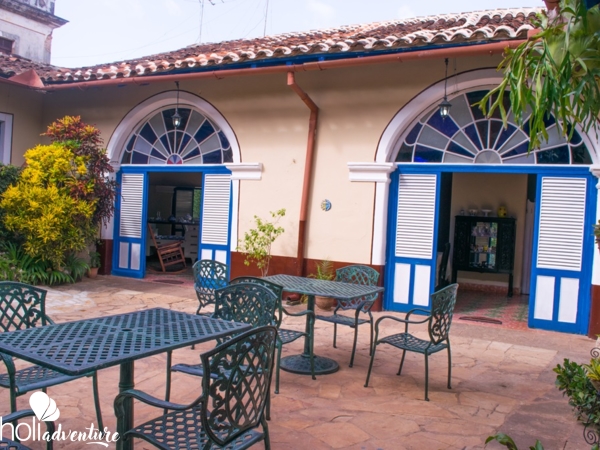 Inside patio view - Hostal Colonial Alelusa