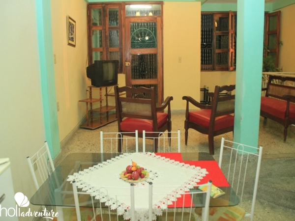 House living-dining room - Hostal Arnulfo y Pucha