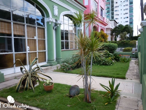 Garden view - La Casa Verde