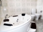 Suite's bathroom details