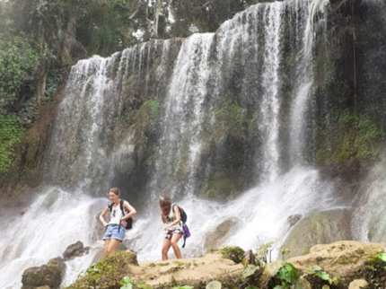 "Nature Tour Nicho-Trinidad in American Classic Car"
