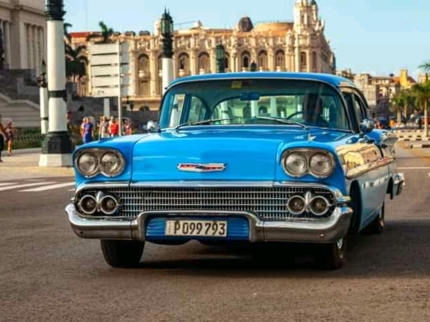 "City Tour in Old Cars"