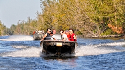 “Discovering Guamá and its diving areas in Classic Cars” Tour
