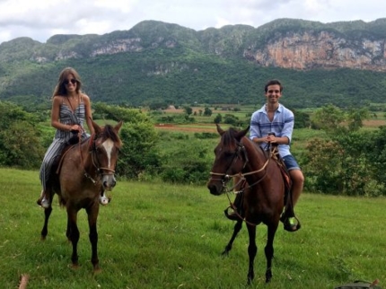 “Ride to Las Terrazas and Viñales in Old Fashion American Classic Cars” Tour-