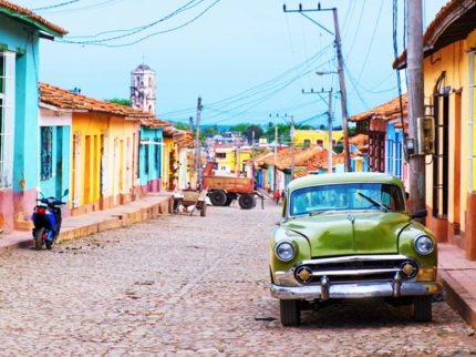 “Ride to Cienfuegos & Trinidad in Old Fashion American Classic Cars” Tour