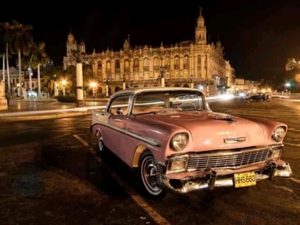 “Ride to Havana in Old Fashion American Classic Cars” Tour