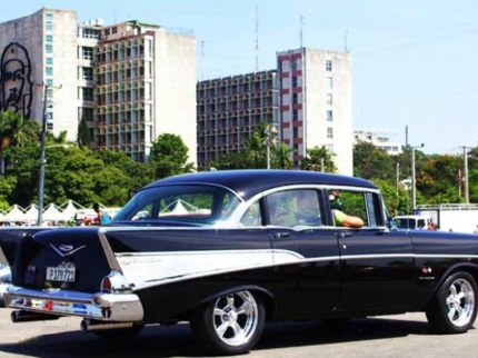 Discovering Old and Modern Havana Private Tour- José Martí Revolution Square