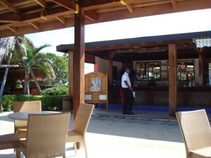 Grill Pool Bar
