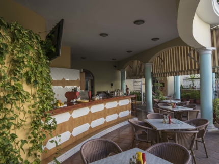 Pool Bar