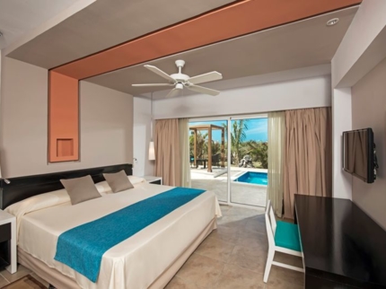 SWIN OUT Suite Room