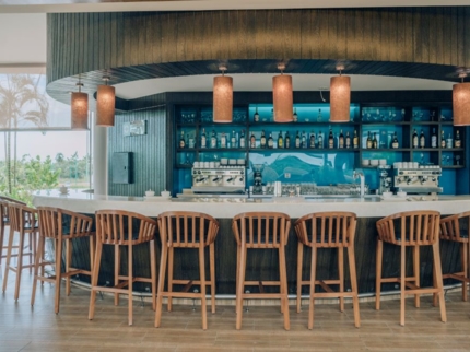 OASIS Lobby Bar