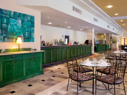 Snack Bar(Memories Miramar Havana Hotel section)
