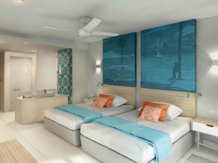 CLUB Room