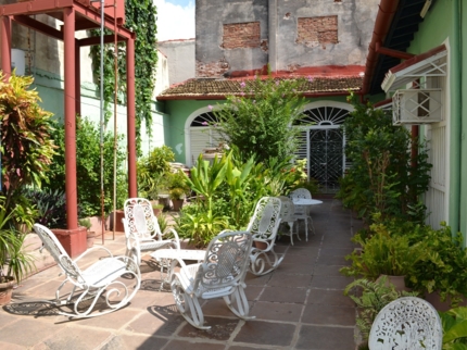 Casa Colonial Elena y Victor, COLÓN, No. 256