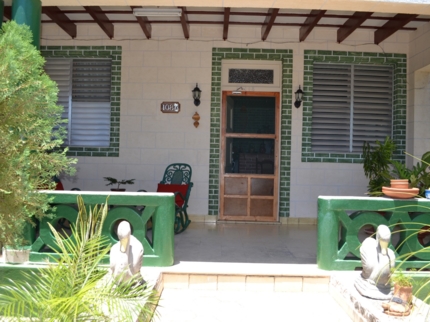 Casa Ileana y Ray, CALLE 42, No. 108
