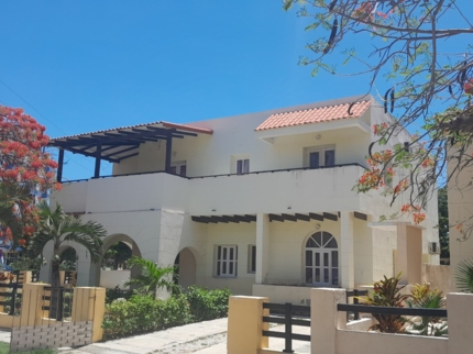 Casa 436 Acuazul, Calle 14