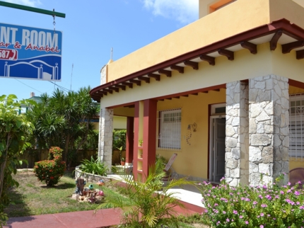 Casa Omar y Anabel, CALLE 31, No. 104