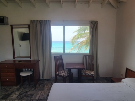 BEACH HOUSE (4 bedroom's with private bathrooms)