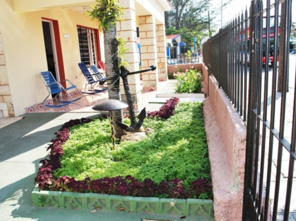Casa Dr. Raúl Nodarse, 1ra AVENIDA, No. 3002
