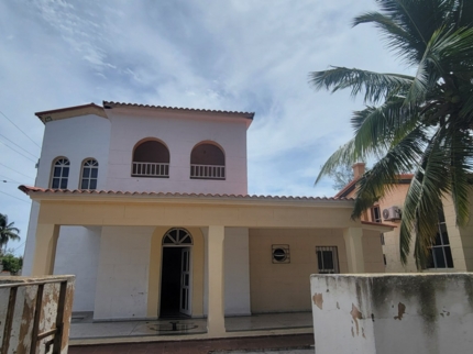 Casa 408 Acuazul, Calle 13