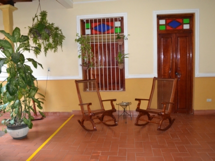 Hostal Buri y Nesti, ANTONIO MACEO (Gutiérrez), No. 390