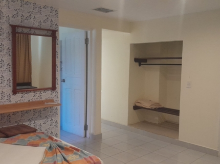 BEACH HOUSE (7 bedroom's with private bathrooms)