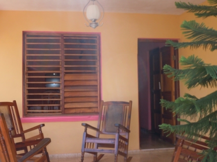 Casa Fernando Díaz, SALVADOR CISNERO, No. 142-A