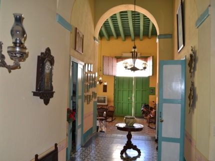 Hostal Luis XVIII (Loly y Machito), JESÚS MENÉNDEZ (Alameda), No. 68
